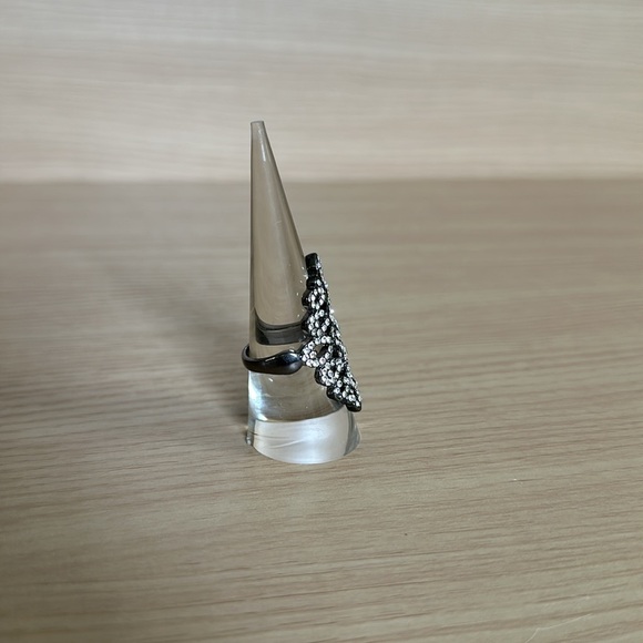 Express Ring Size 8 - Picture 4 of 10